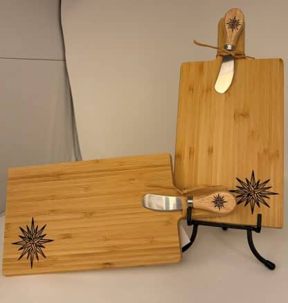 Moravian star wood charcuterie board with matching knife - Image 2